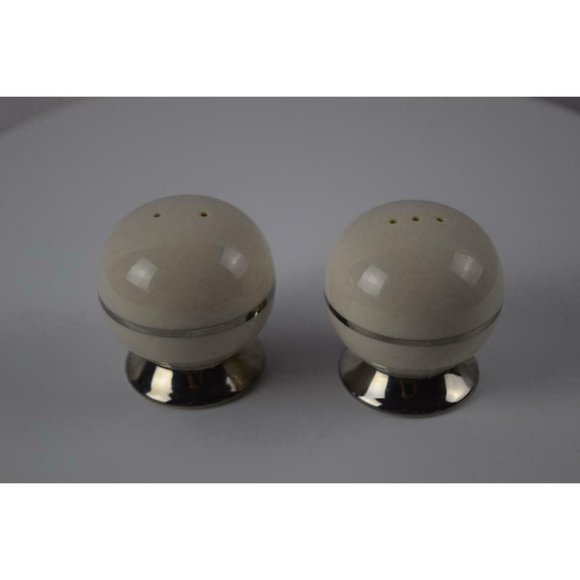 Flintridge Mirador (RIM) Salt & Pepper Shaker Set - Picture 1 of 4